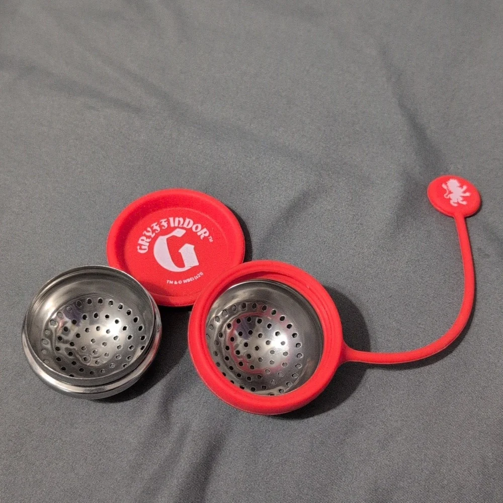 Red Gryffindor Tea Infuser Set - Picture 4 of 4